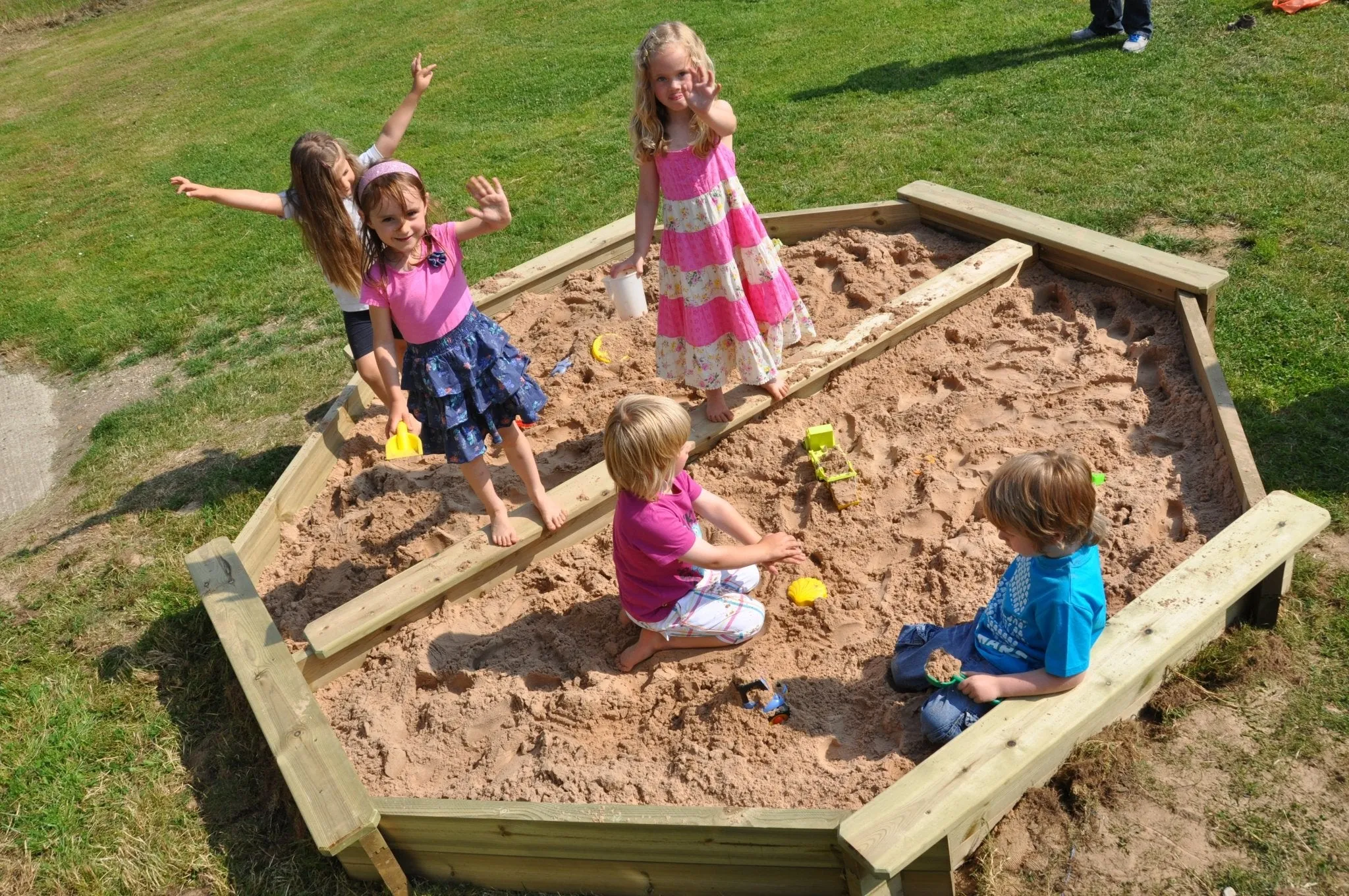 Cosy Octagon Sandpit (Direct Shipping Item) Philanthropy Support