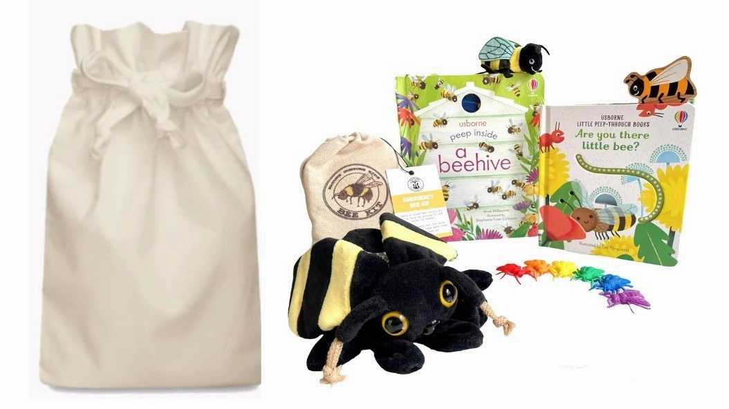 Bee Lovers Story Sack with Hand and Finger Puppets Space Station