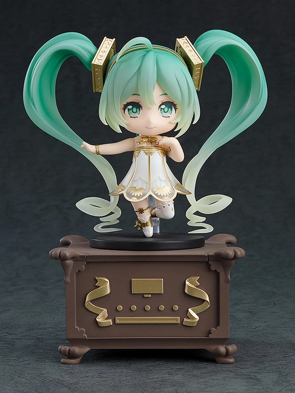 Nendoroid Hatsune Miku: Symphony 5th Anniversary Ver. (Re-Run) Battle Reenactment Fantasy Figure