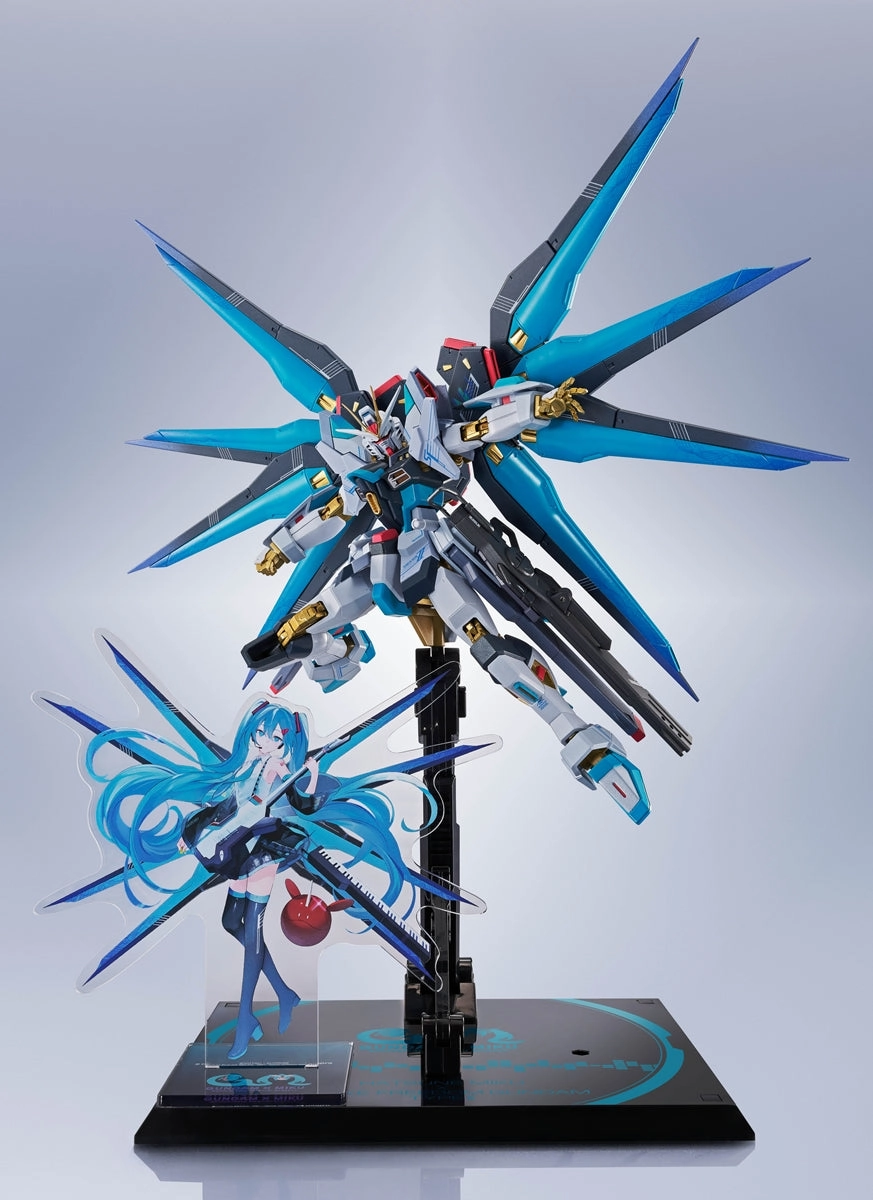 Metal Robot Spirits (SIDE MS) Strike Freedom Gundam Type II (Hatsune Miku Ver.) PVC Collectible