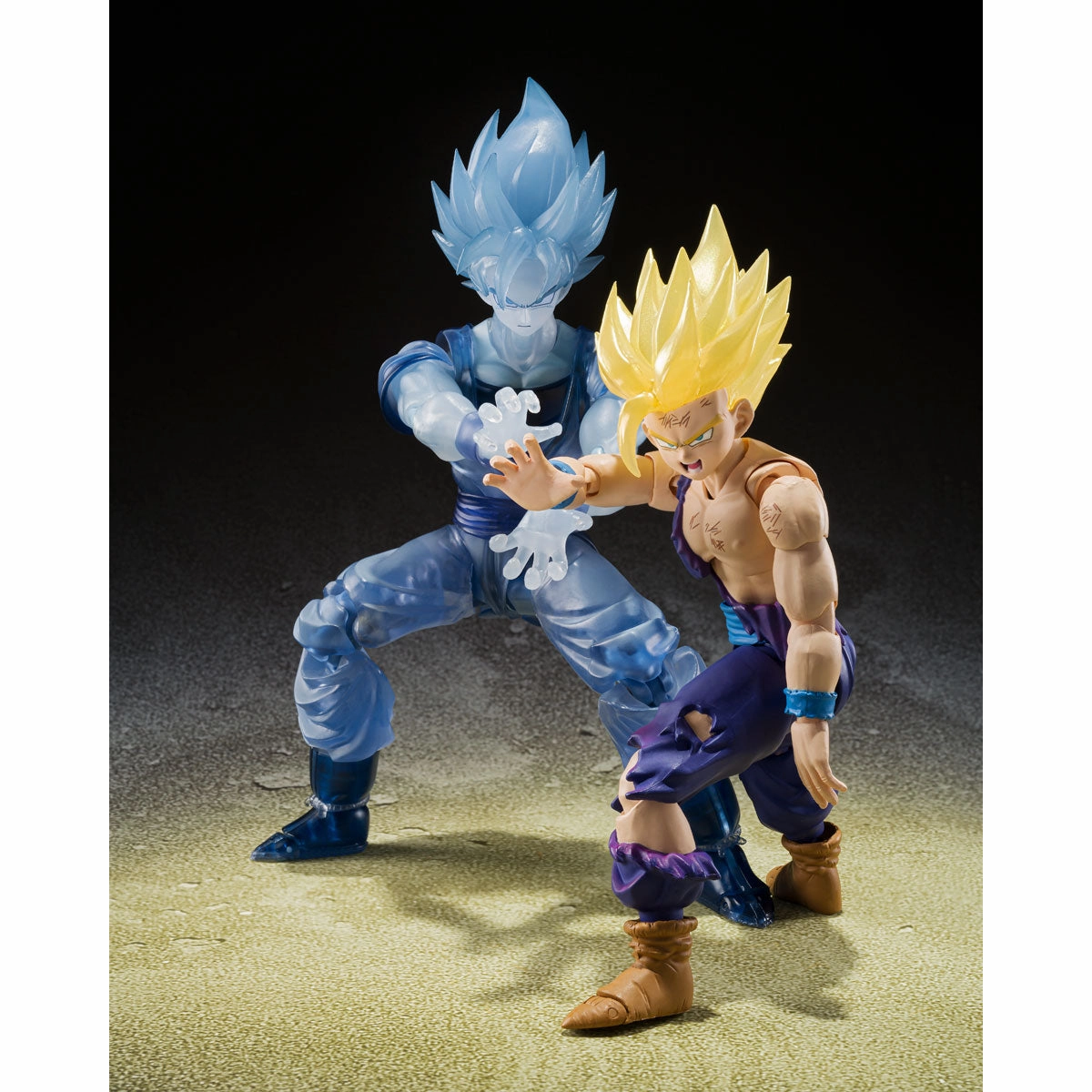 S.H.Figuarts Super Saiyan Son Goku & Super Saiyan Son Gohan -Exclusive Edition- Robot Display